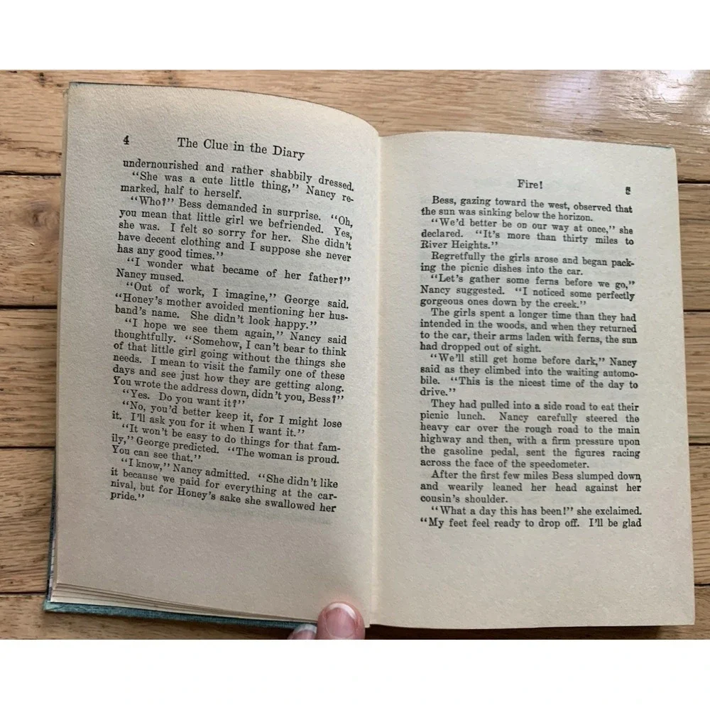 The Clue in the Diary Carolyn Keene Nancy Drew Mystery #7 1932 Vintage No DJ